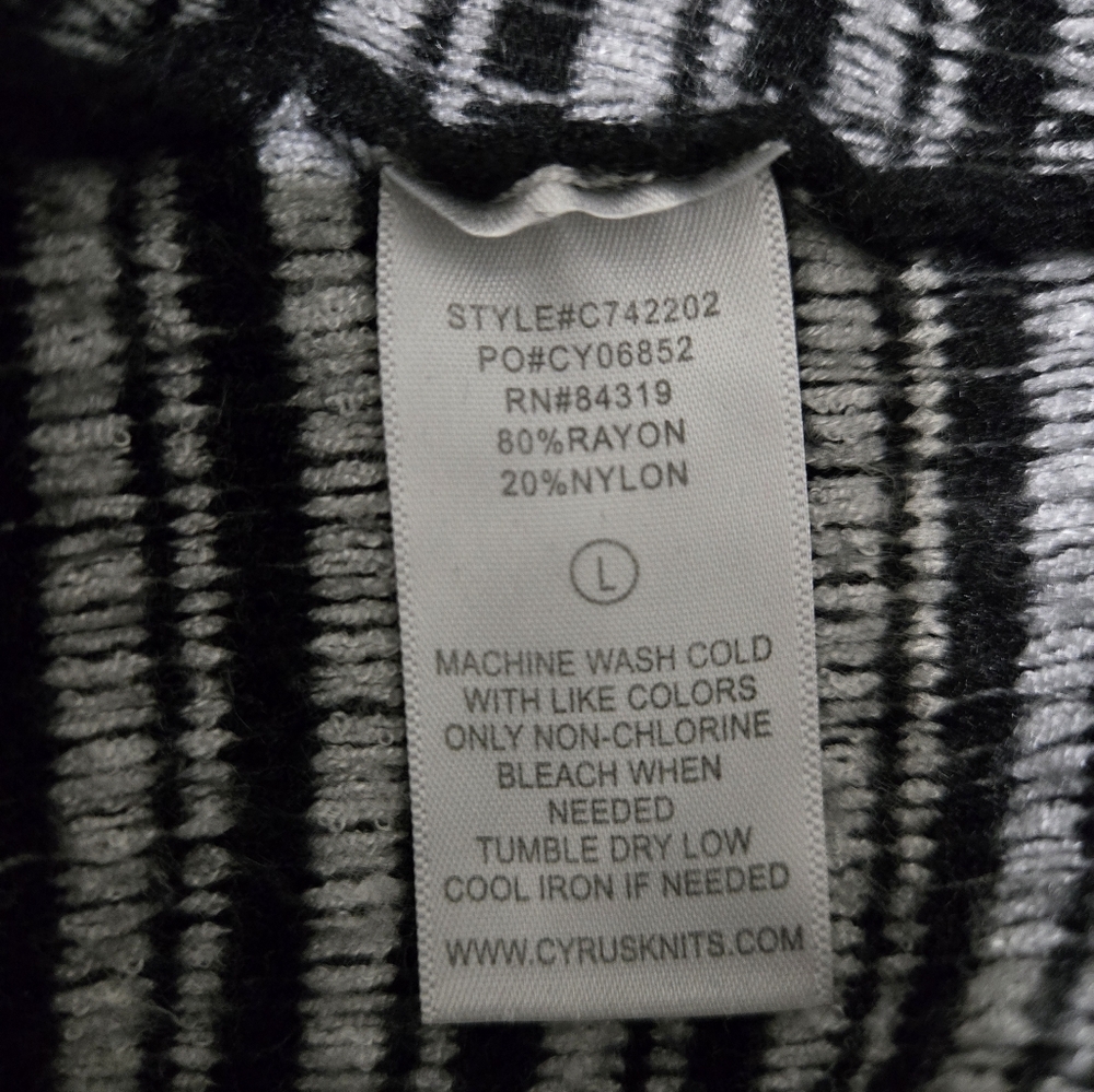 Cyrus Black & White Checkered Sweater Dolman Sleeves Size Large - Picture 9 of 9